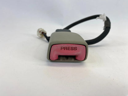 2010-2014 TOYOTA PRIUS FRONT RIGHT PASSENGER SIDE SEAT BELT BUCKLE OEM E034501