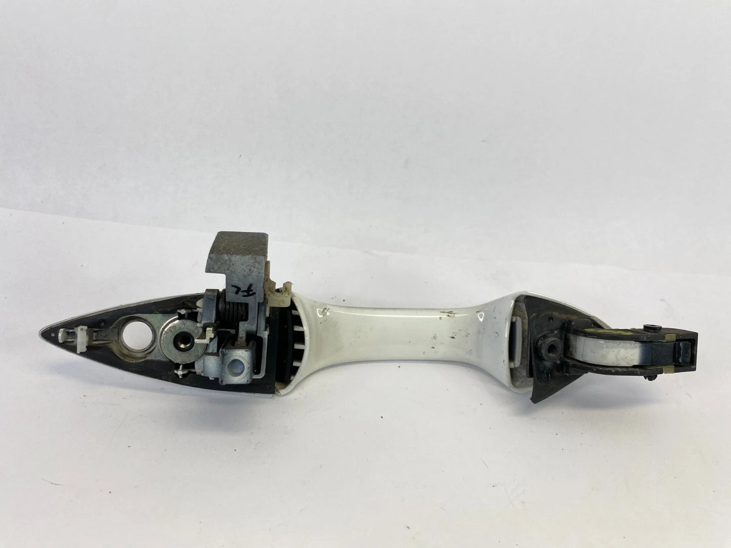 2005-2010 HONDA ODYSSEY FRONT LH DRIVER SIDE EXTERIOR DOOR HANDLE ASSY WHITE OEM