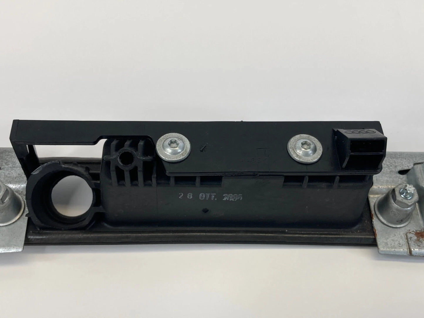 04-11 AUDI A4 A6 QUATTRO RR TRUNK LICENSE LIGHT LAMP BEZEL MOLDING 8E0807430 OEM