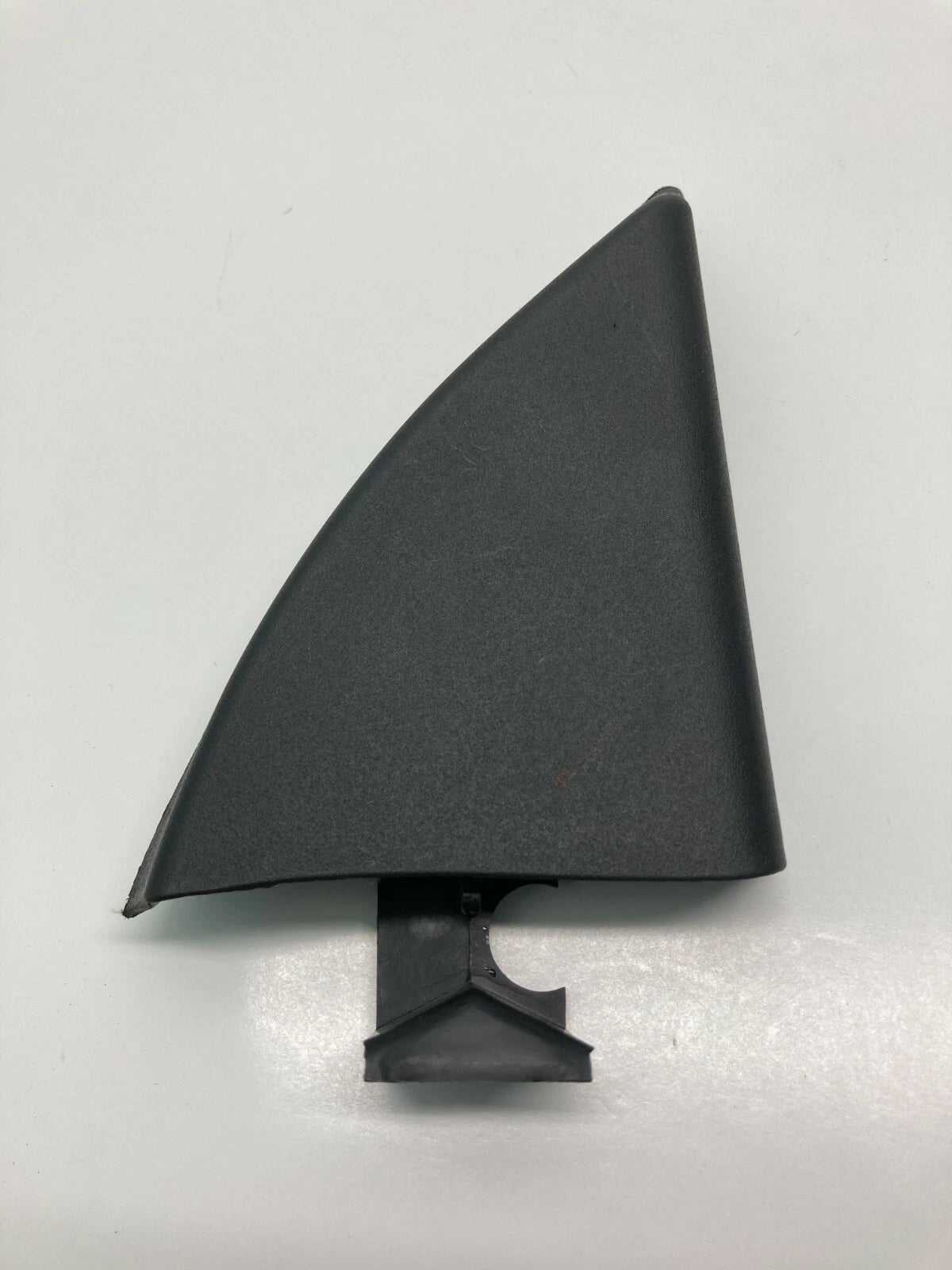 2007-09 SATURN AURA FRONT RIGHT PASSENGER SIDE DOOR MIRROR INTERIOR COVER TRIM
