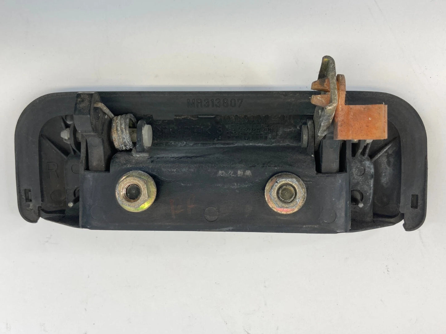 97-04 MITSUBISHI MONTERO SPORT REAR RIGHT BACK SIDE EXTERIOR DOOR HANDLE RR RH