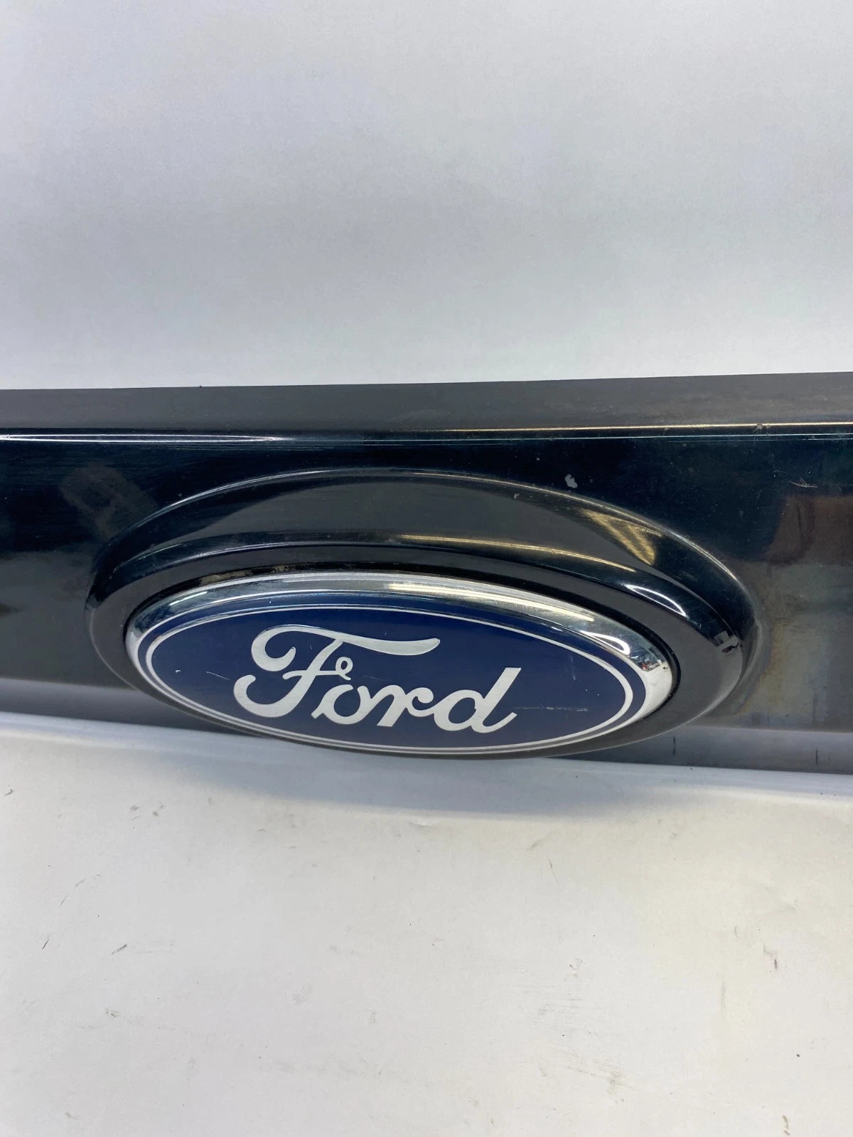 2008 09 10 11 2012 FORD ESCAPE TRUNK TAILGATE FINISH PANEL BEZEL TRIM MOLDING