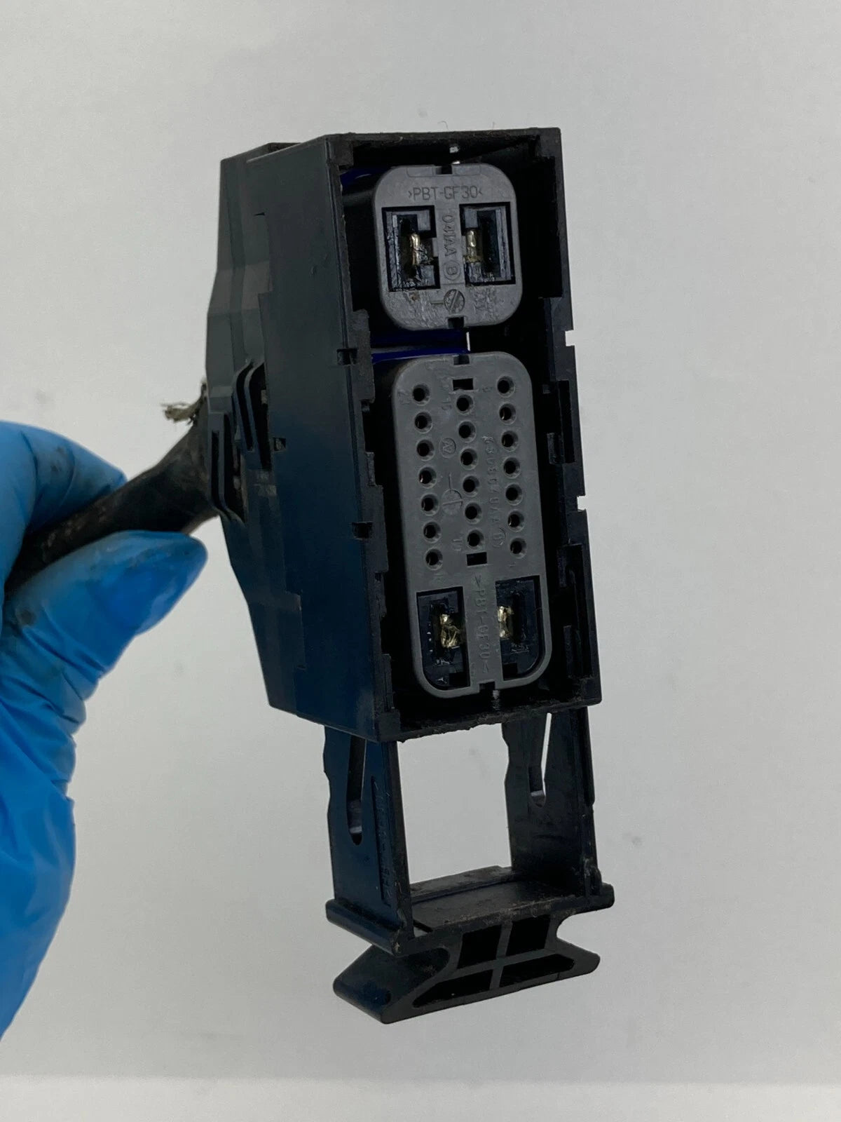 2002-2004 JEEP GRAND CHEROKEE 4WD ABS PUMP ANTI LOCK BRAKE CONNECTOR PLUG OEM