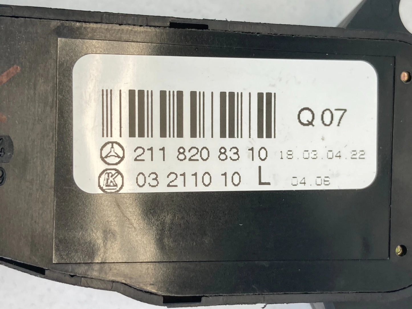 2003-2009 MERCEDES BENZ E320 FRONT LEFT DOOR MIRROR CONTROL SWITCH 2118208310