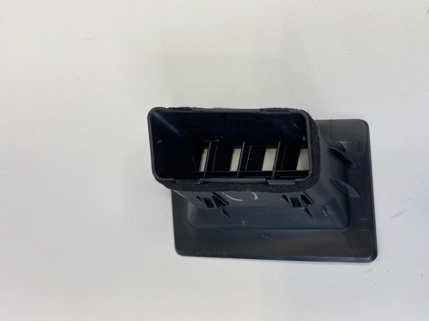 2014-2019 TOYORA COROLLA UPPER DASH LEFT AIR VENT DEFROSTER NOZZLE 55961-02150