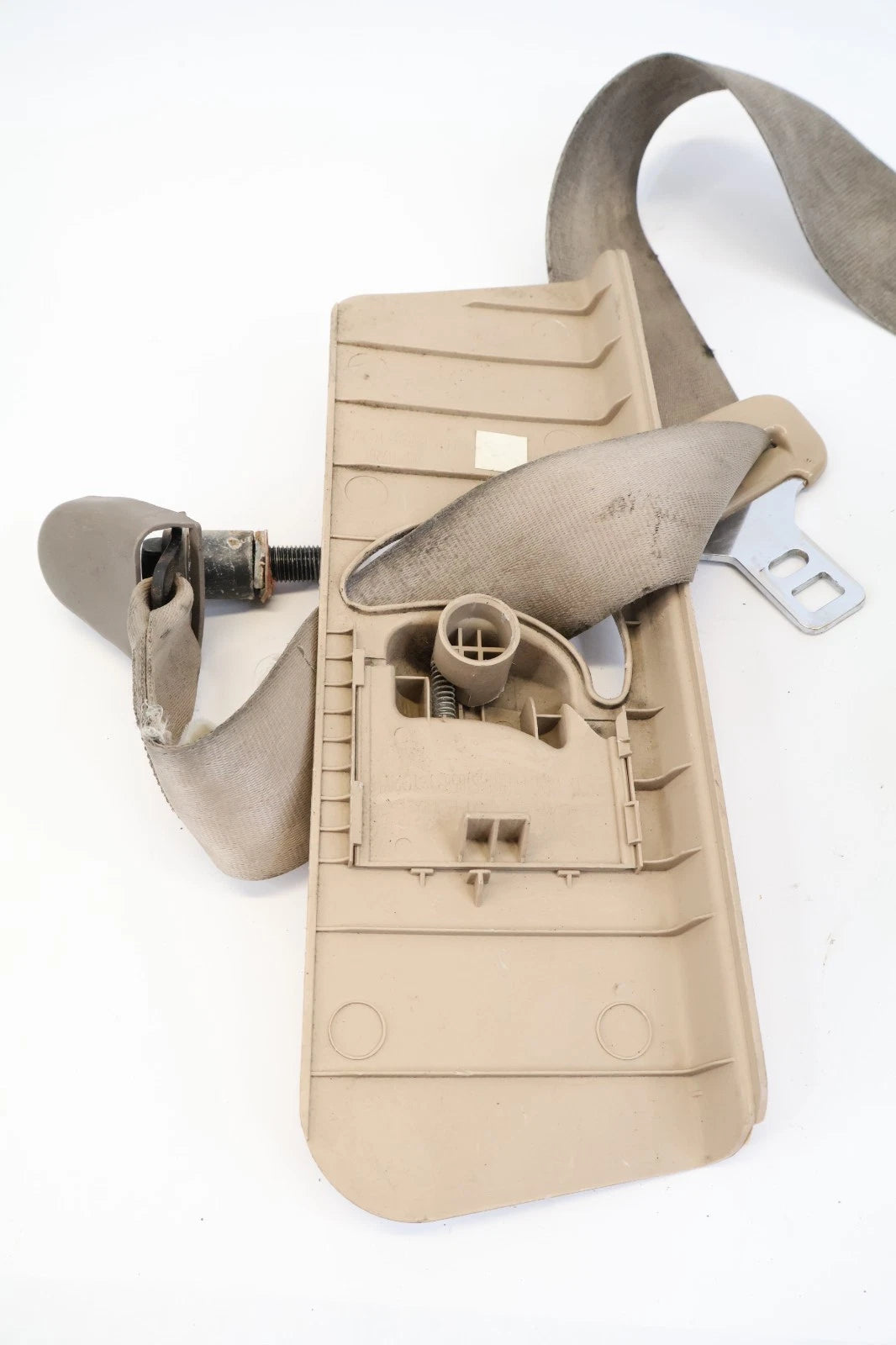 06-11 KIA RIO FRONT LEFT DRIVER SEAT BELT RETRACTOR WITH B-PILLAR TRIM BEIGE OEM