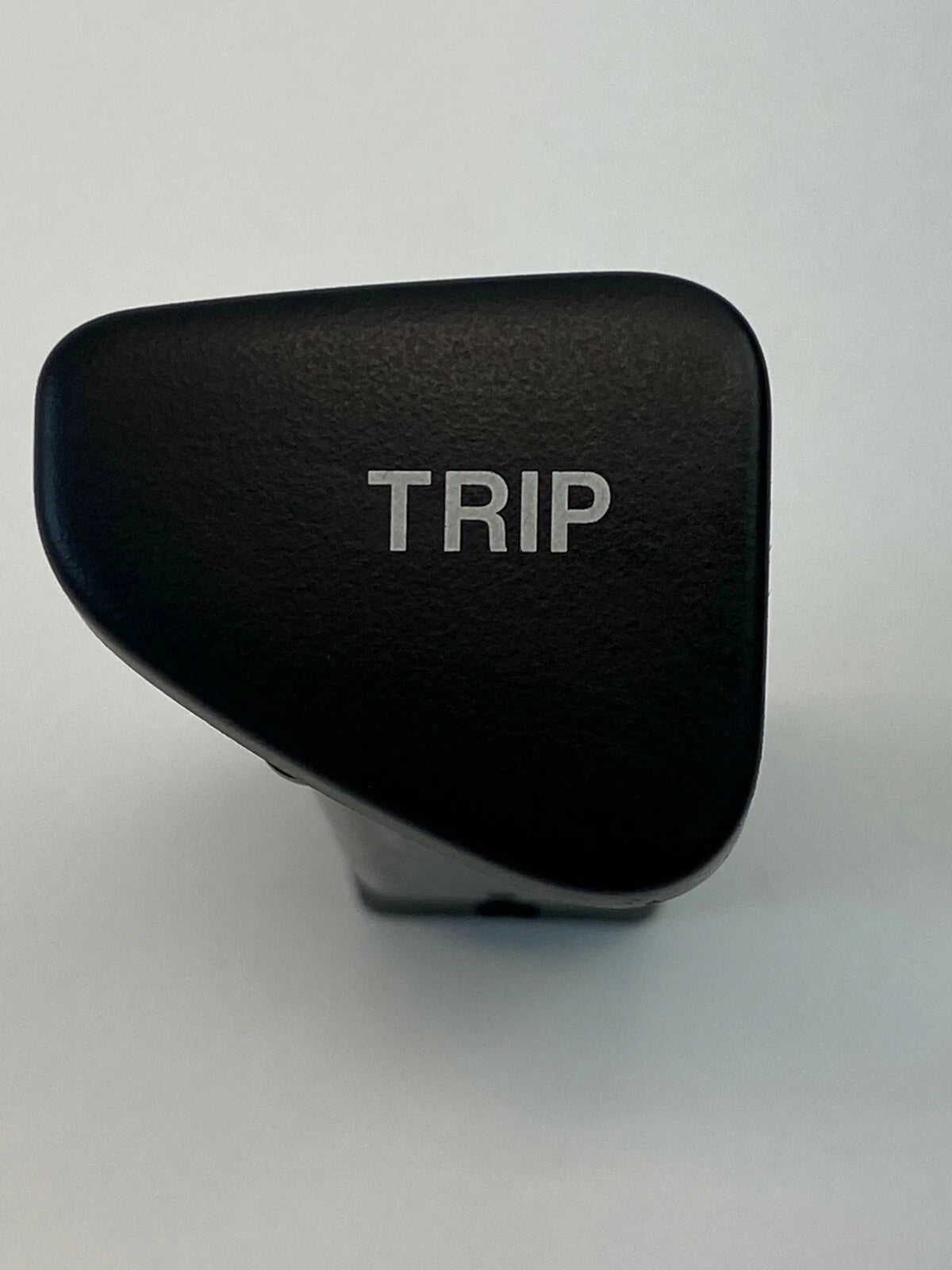 2006-2011 HYUNDAI ACCENT ODOMETER TRIP BUTTON SWITCH ASSEMBLY 202002962 OEM