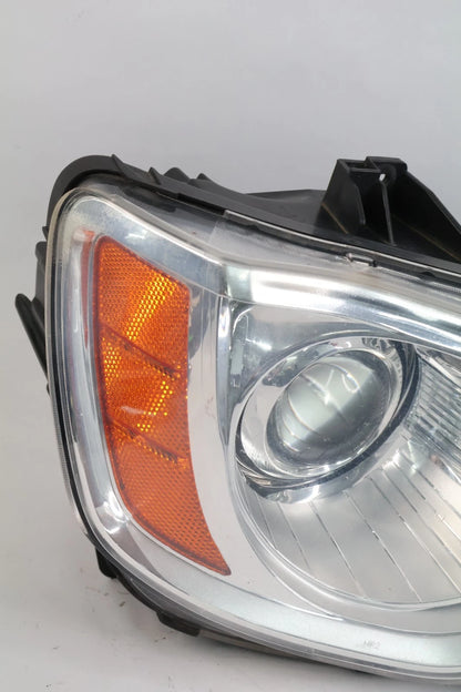 2011-2014 CHRYSLER 300 RIGHT PASSENGER HEADLIGHT HEADLAMP HALOGEN 68143002AA OEM