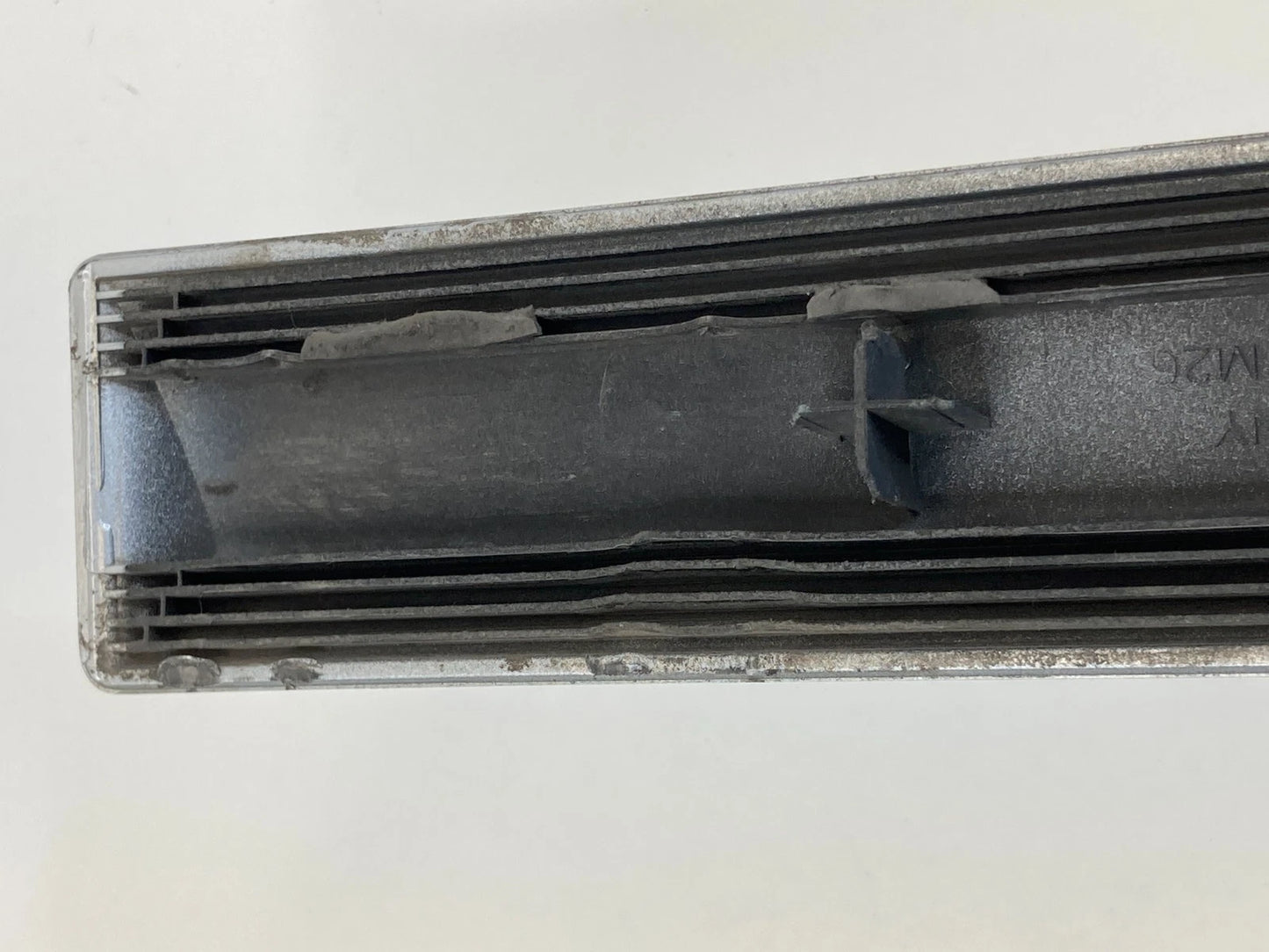 2004-2011 VOLVO S40 SEDAN EXTERIOR REAR LEFT DOOR MOLDING TRIM BEZEL 39987038