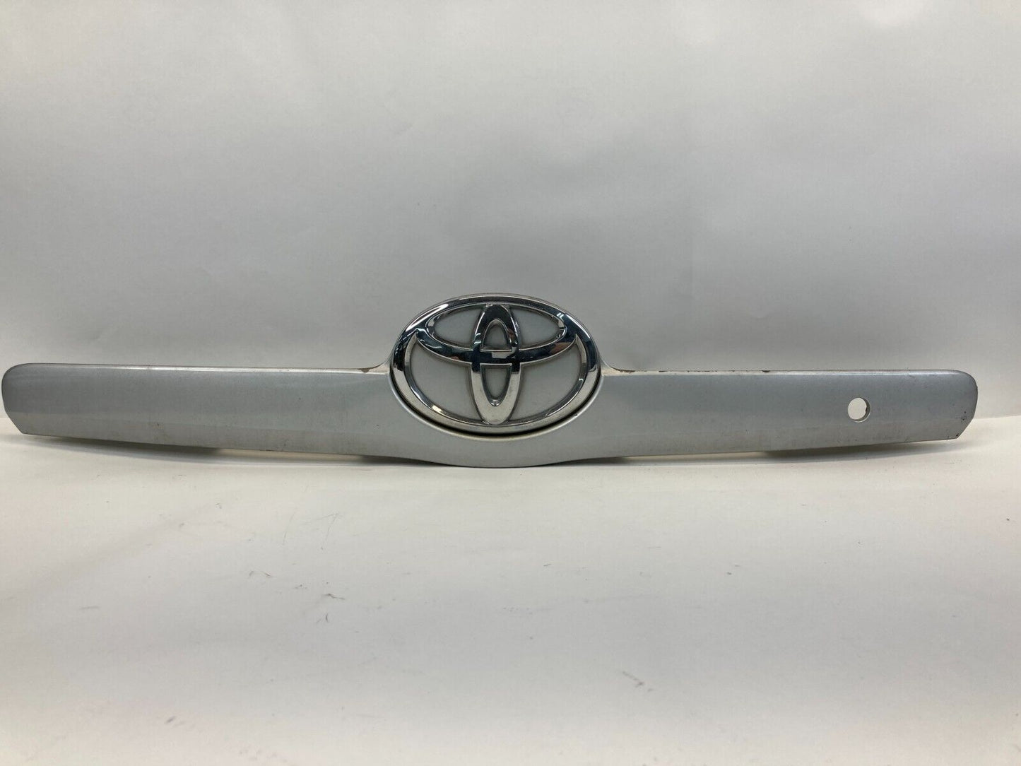 2007-2011 Toyota Camry Sedan Rear Trunk Lid Molding Panel Garnish W/ Emblem OEM