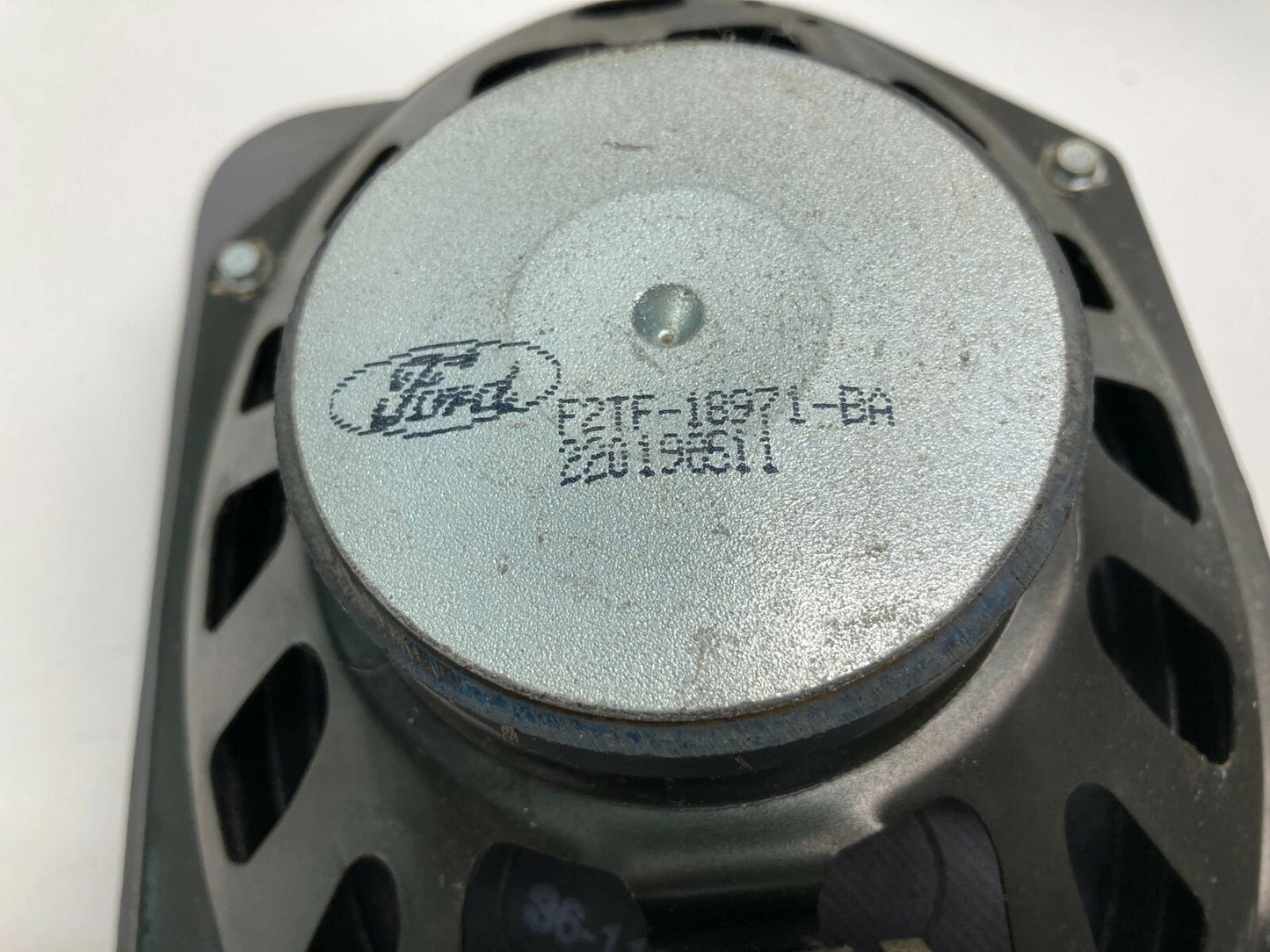 1992-1996 FORD F-150 PICK UP REAR BACK LEFT SPEAKER W/ COVER F2TF-18971-BA OEM