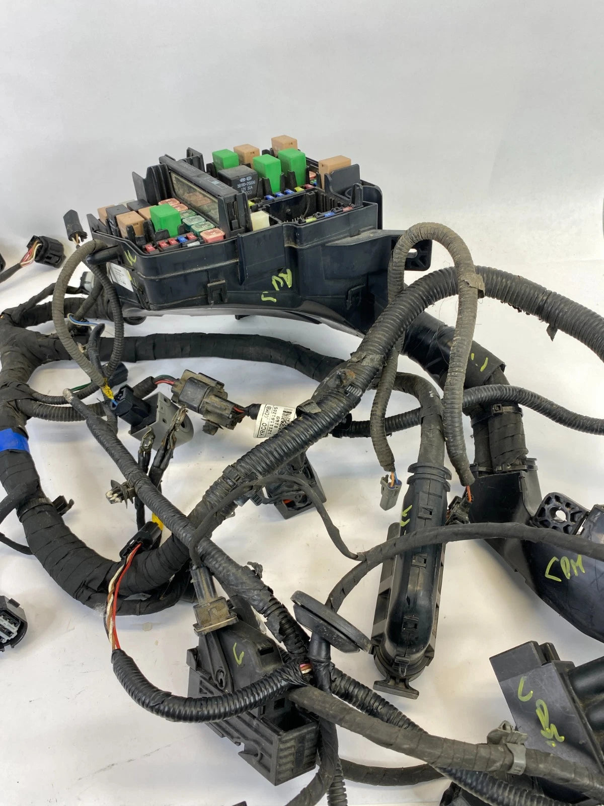2011-2015 HYUNDAI SONATA HYBRID ENGINE FUSE BOX RELAY UNIT OEM 91200-4R015