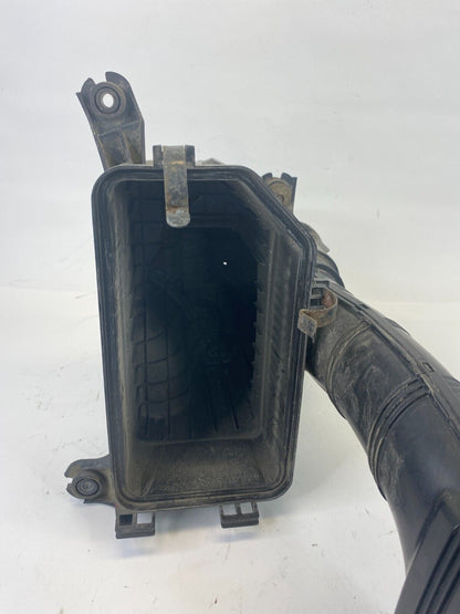 2010 2011 Kia Soul 1.6L Air Cleaner Intake Filter Box Housing Duct 28210-2K000