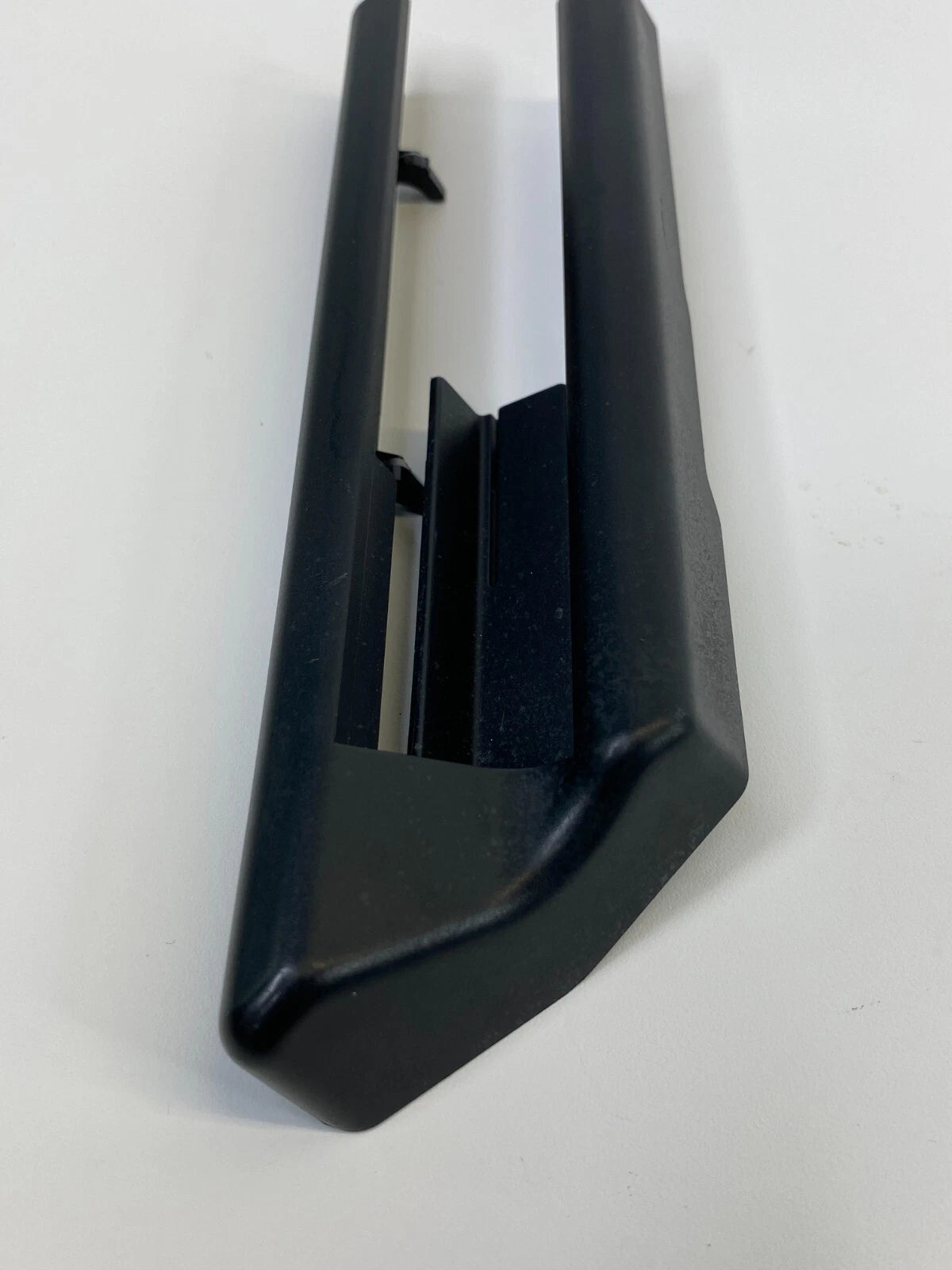 2009 2010 BMW 535I XDRIVE REAR SEAT RAIL TRIM COVER BEZEL 7007703608290 OEM