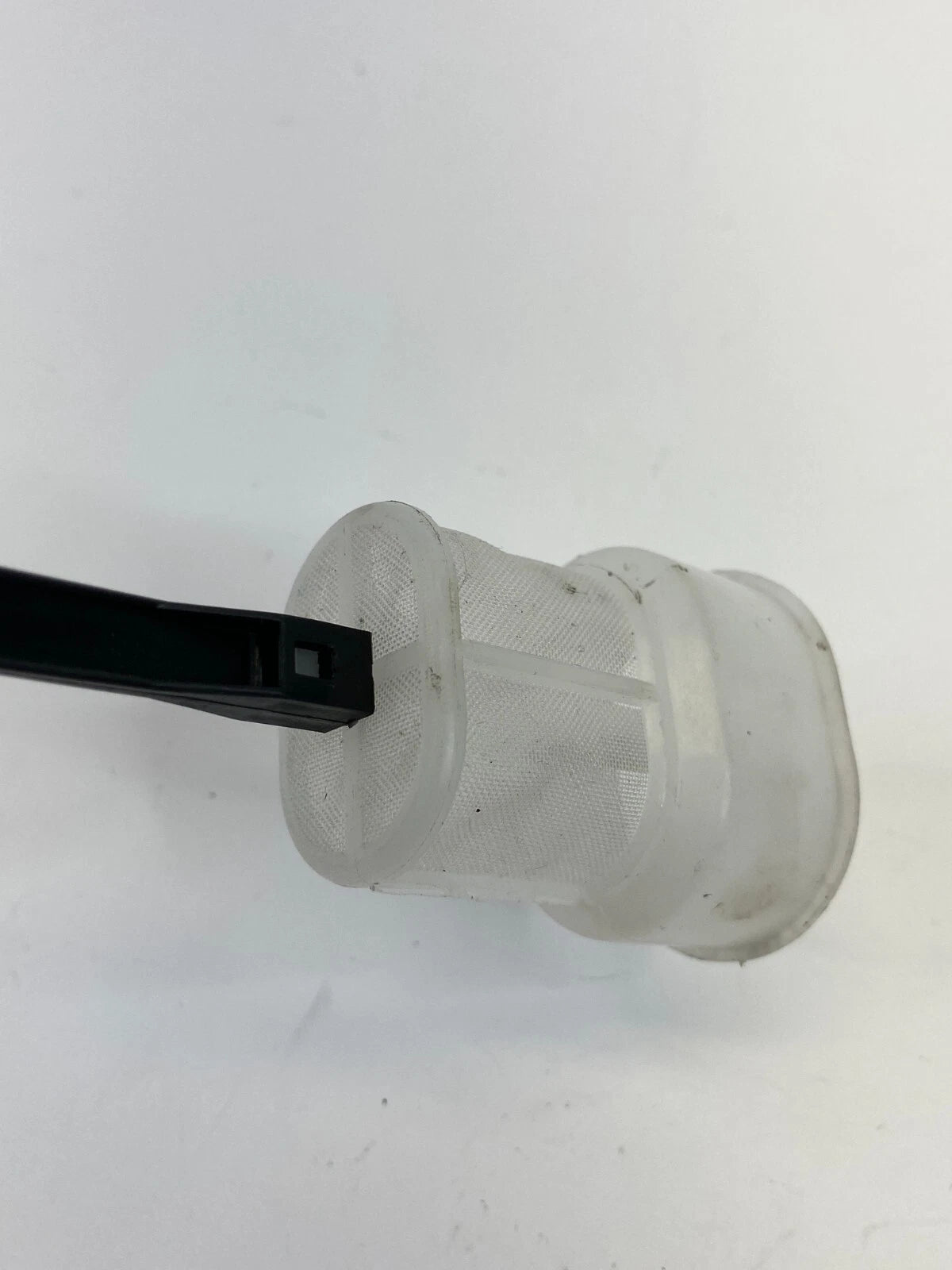 2000-2005 TOYOTA CELICA LEVEL SENSOR FILTER WINDSHIELD WASHER RESERVOIR OEM