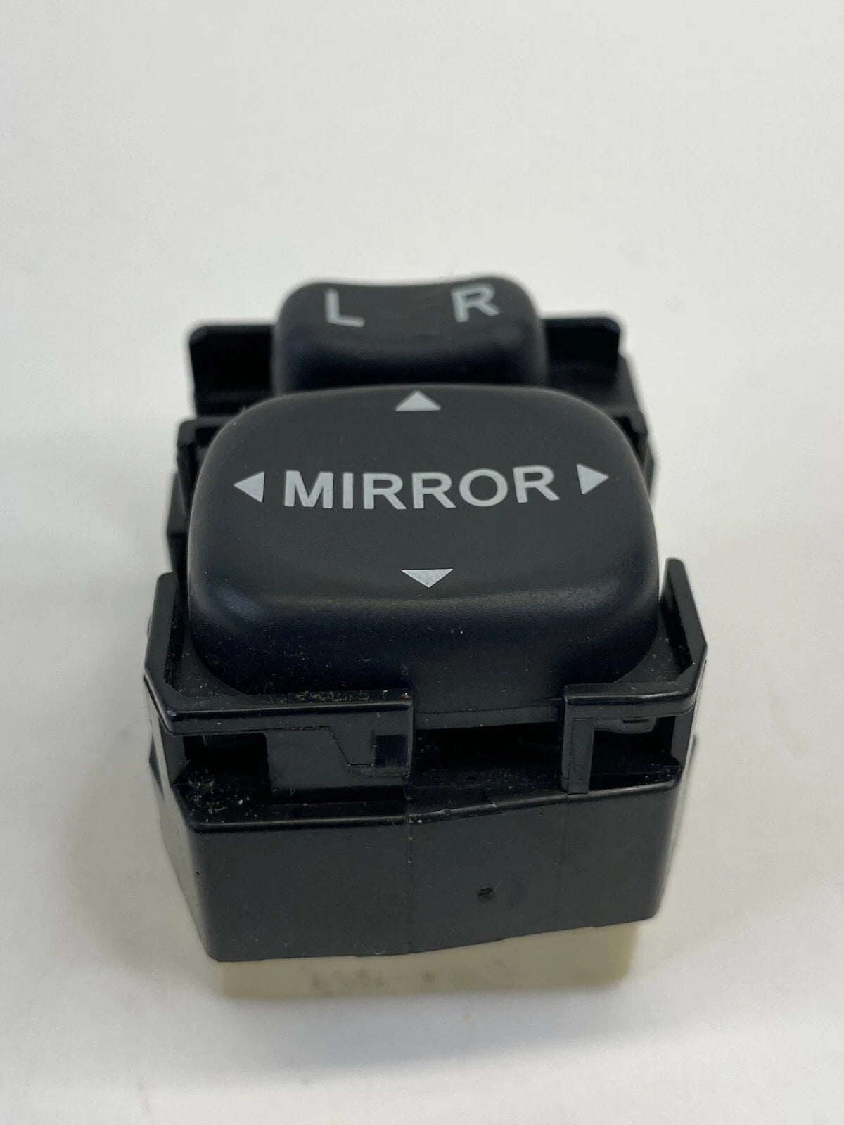 2003-2008 TOYOTA COROLLA MATRIX 04-10 SIENNA LEFT DRIVER MIRROR SWITCH 183574