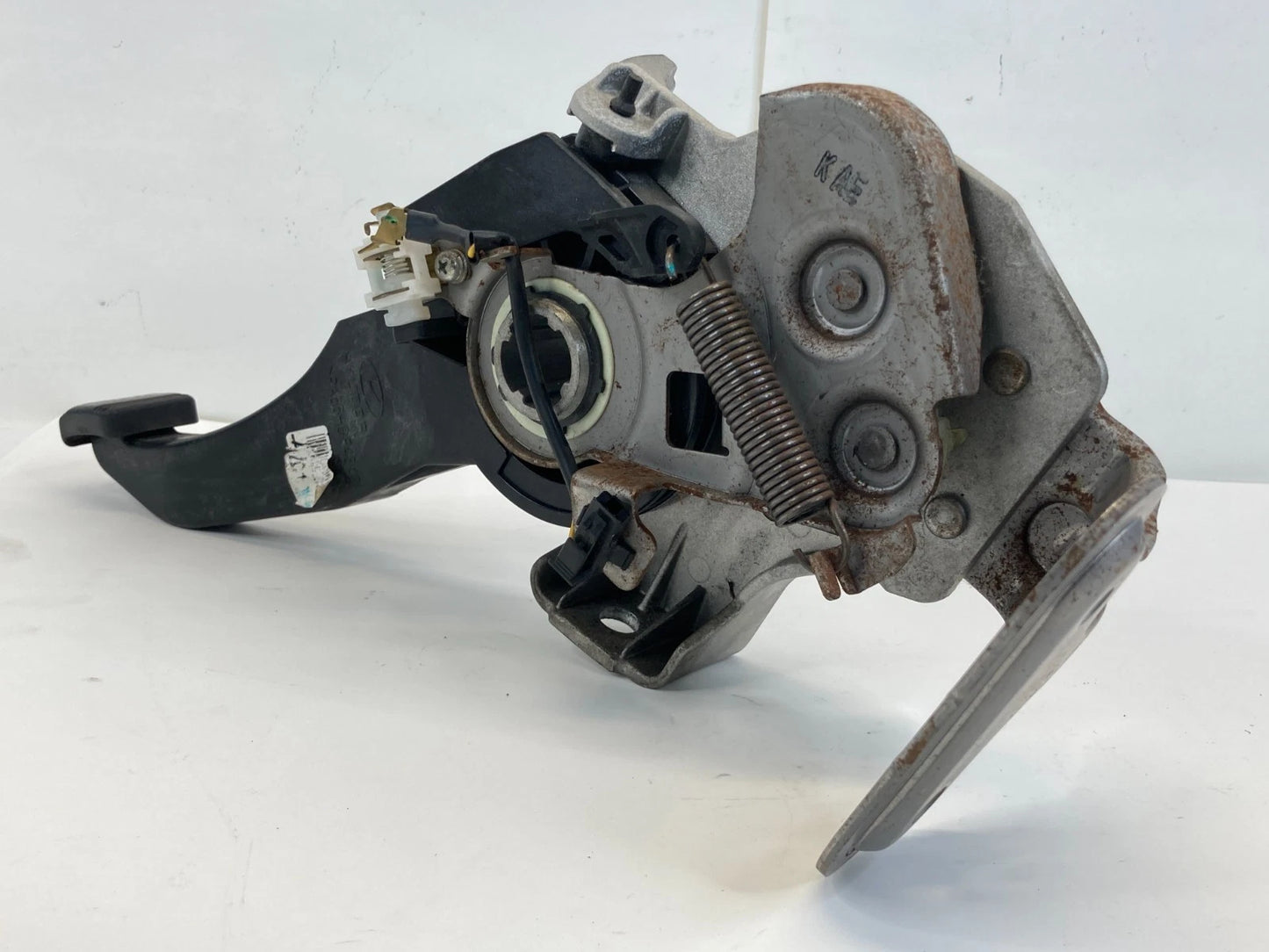 2015-2019 HYUNDAI SONATA PARKING BRAKE FOOT PEDAL CONTROL ASSEMBLY OEM
