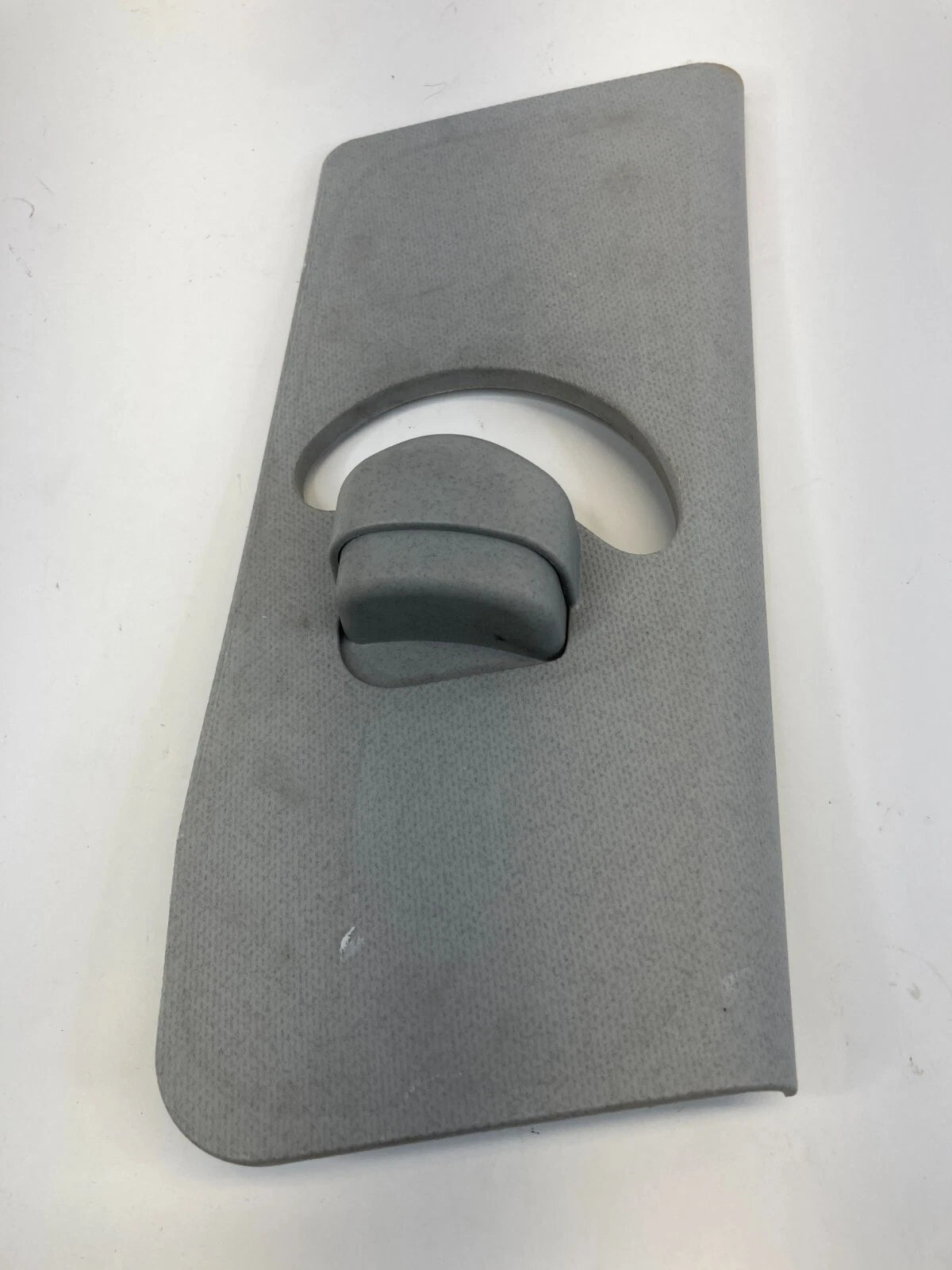 13-18 HYUNDAI SANTA FE SPORT RIGHT SIDE B PILLAR SEAT BELT ADJUSTER COVER OEM