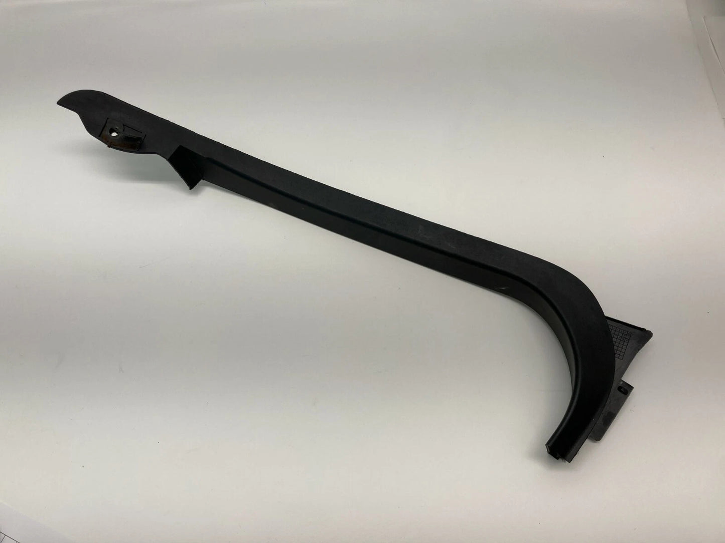 12-14 FORD FOCUS FRONT LEFT DOOR WINDOW PANEL TRIM COVER MOLDING BM51A201A19 OEM