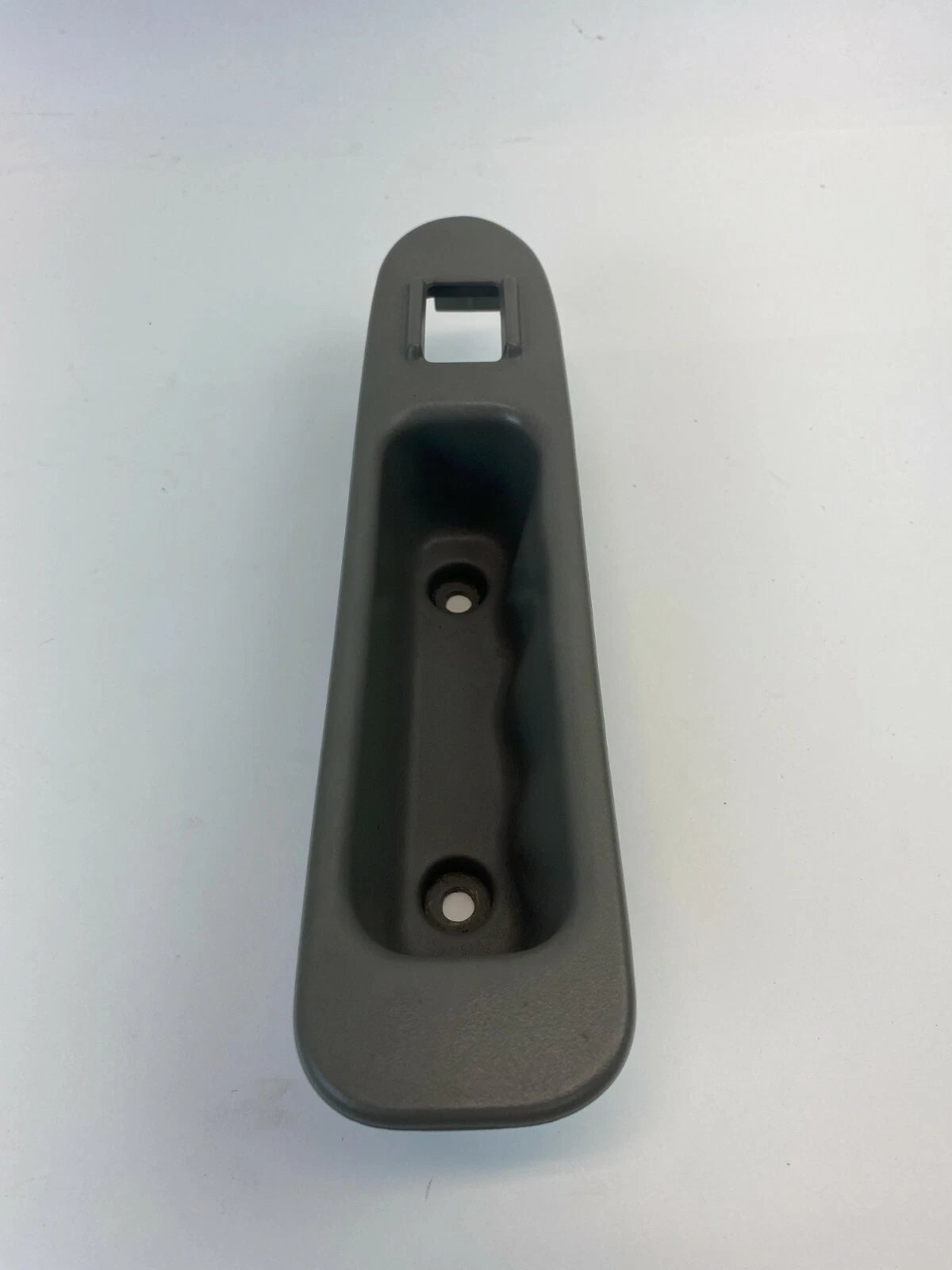 2000-2005 CHEVROLET IMPALA REAR LEFT SIDE DOOR POWER WINDOW SWITCH BEZEL