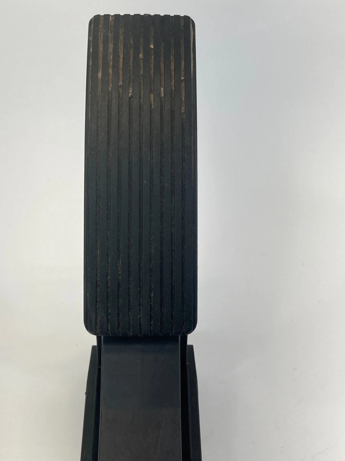 06-12 MERCEDES-BENZ ML350 THROTTLE ACCELERATOR GAS PEDAL SENSOR A1643000504 OEM