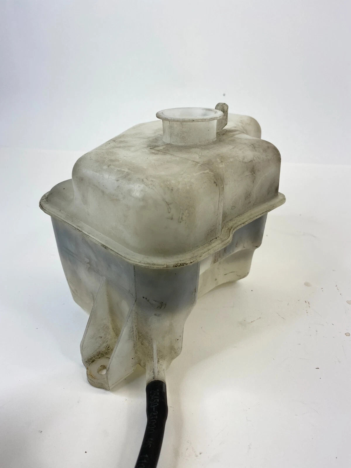 2011-2014 HYUNDAI SONATA ENGINE COOLANT RESERVOIR TANK ASSEMBLY 25430-2T000 OEM