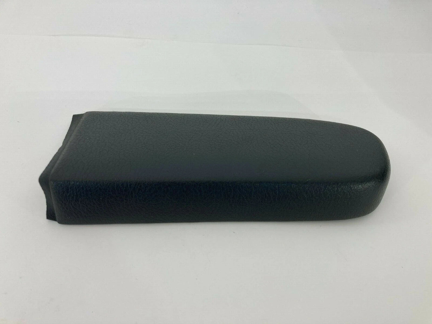 2003 03 KIA SORENTO FRONT RIGHT PASSENGER SIDE DOOR PANEL ARMREST ARM REST OEM