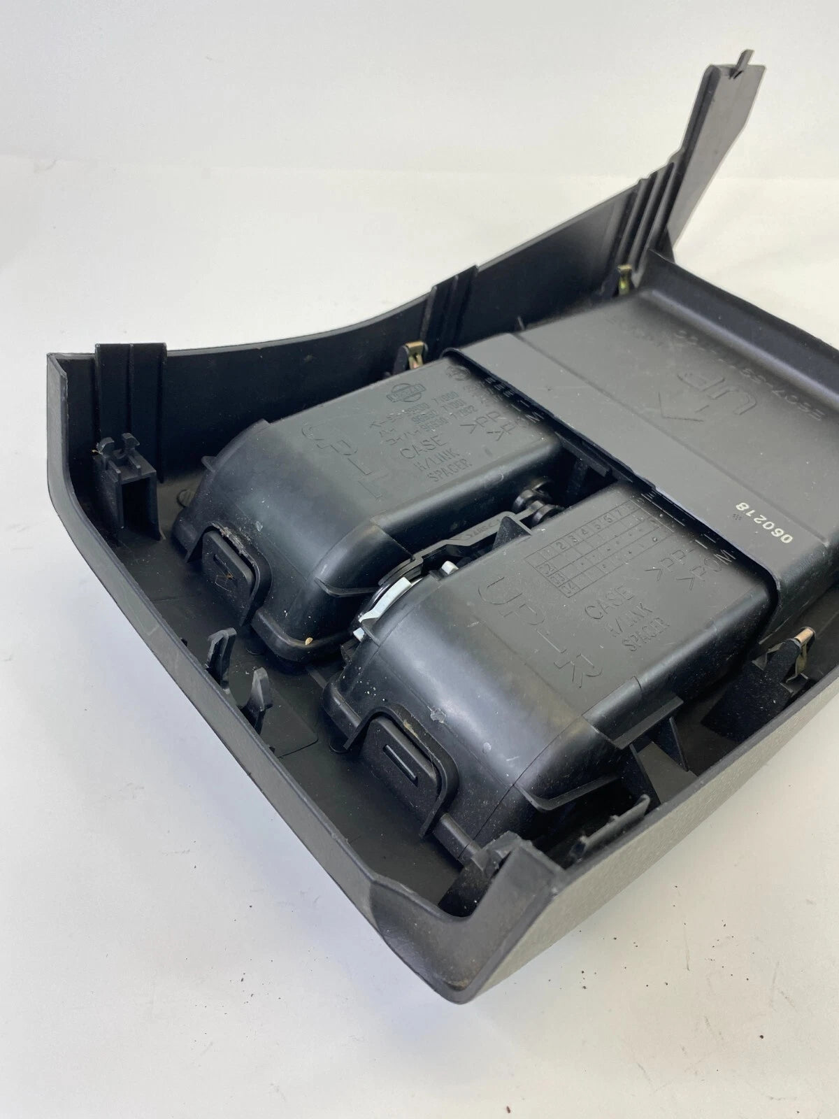 04-06 NISSAN MAXIMA REAR CENTER CONSOLE AC AIR VENT TRIM BEZEL 96930-7Y000 OEM