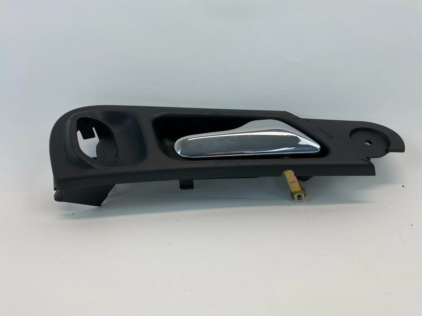 2006 2007 MERCEDES-BENZ C280 INNER DOOR HANDLE REAR RIGHT BLACK SILVER A3185
