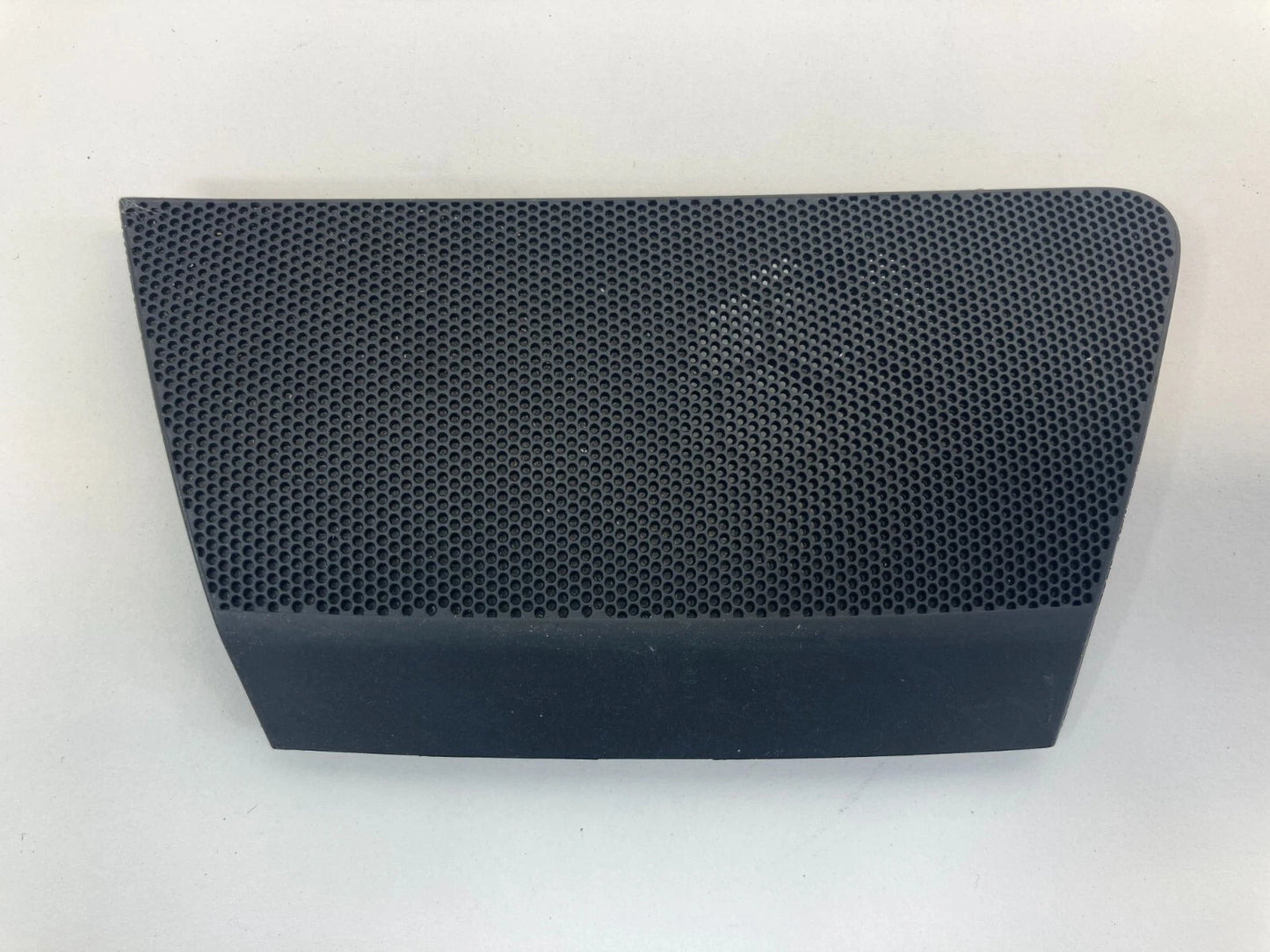2012-2019 VW PASSAT DASH FRONT RIGHT PASSENGER SIDE SPEAKER GRILLE COVER OEM