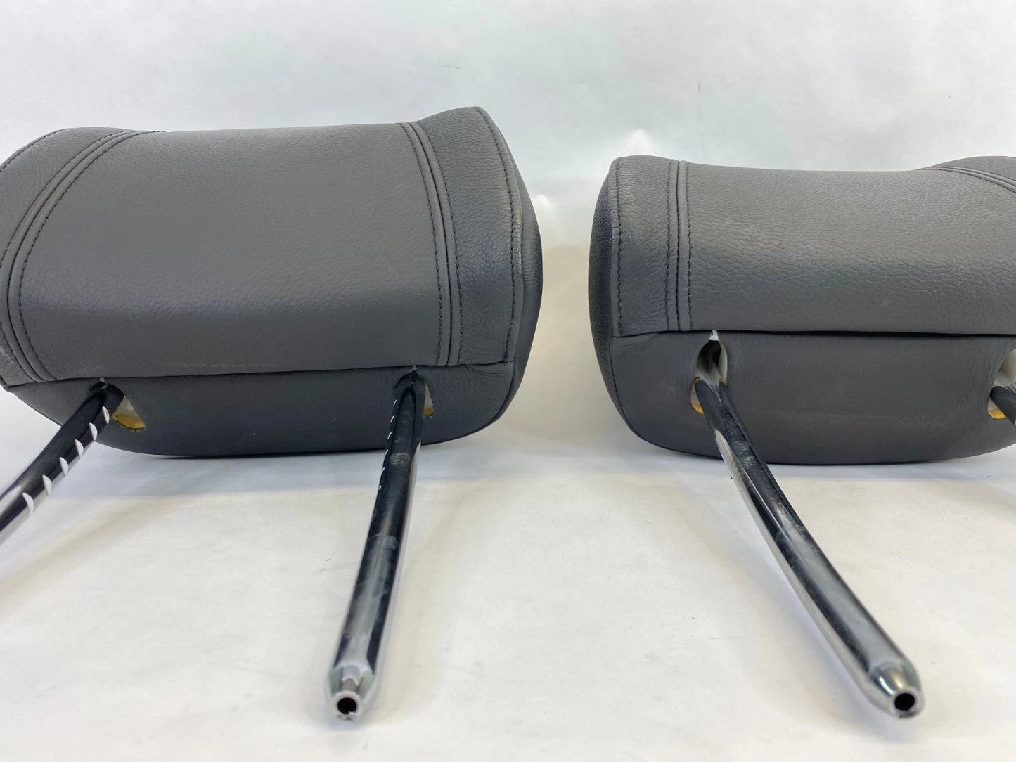 2008 BMW 335XI 07-09 335I COUPE FRONT LEFT & RIGHT SEAT HEADREST SET LEATHER OEM