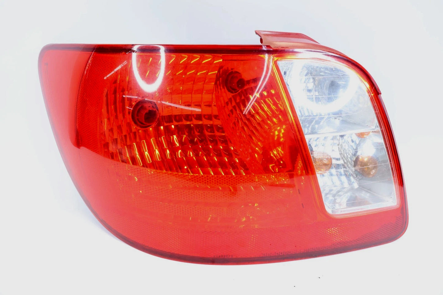 2006-2011 KIA RIO SEDAN REAR LEFT DRIVER SIDE TAIL LIGHT TAILLIGHT TAIL LAMP