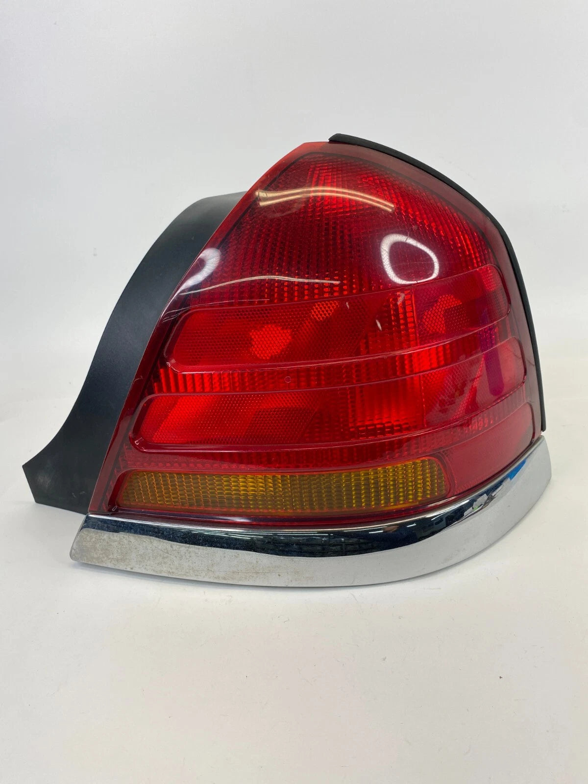 98-03 Ford Crown Victoria Rear Right Passenger Tail Light Taillight Taillamp OEM