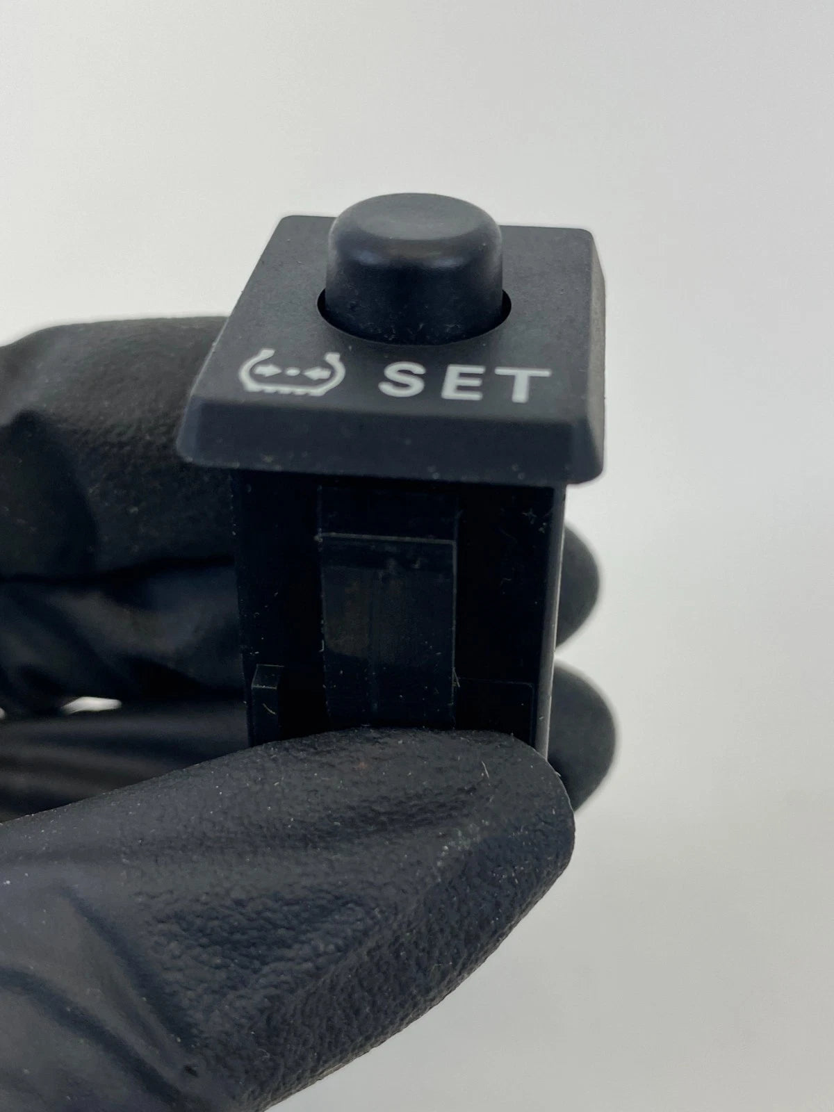 2004-2020 SIENNA COROLLA SET TIRE PRESSURE MONITORING RESET BUTTON SWITCH 15A644