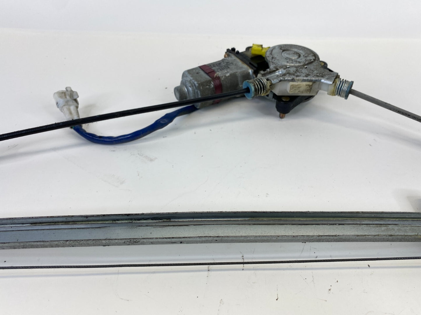 2002-2006 Suzuki XL-7 Rear Left Side Window Regulator W/ Motor 83560-65D00 OEM