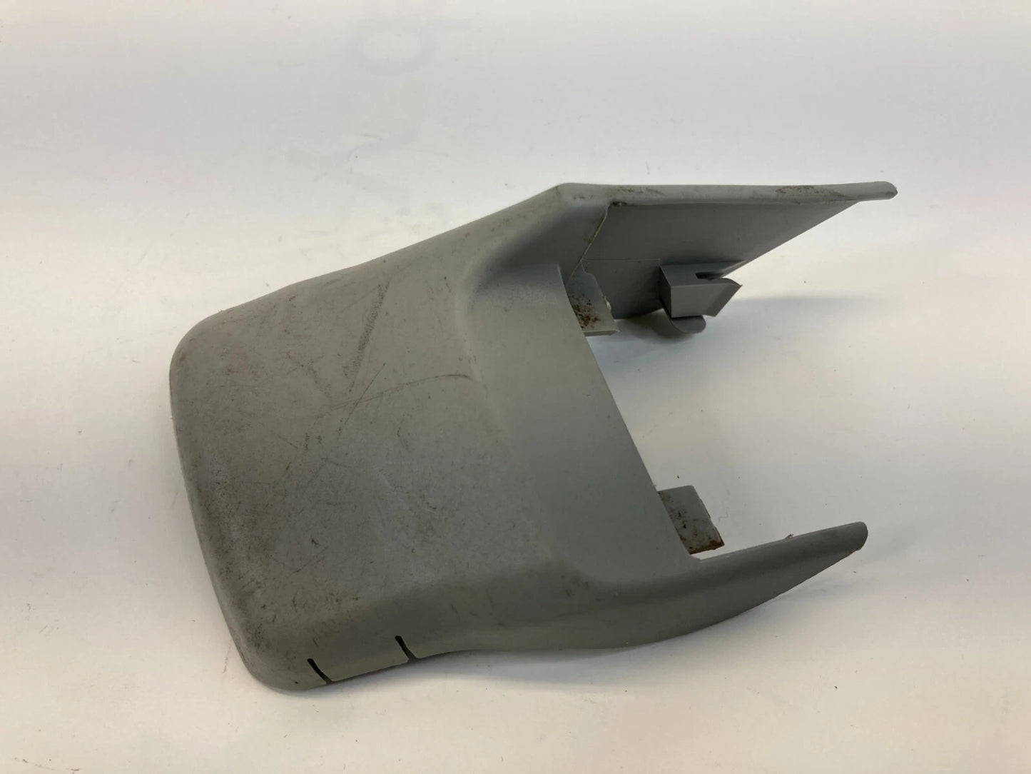 06-08 LEXUS RX400H FRONT RIGHT SEAT TRACK OUTER COVER TRIM CAP 72123-48070 OEM
