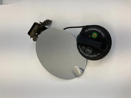 08 09 10 11 FORD FOCUS SEDAN 2.0 FUEL FILLER GAS LID DOOR COVER W/ TANK CAP TOP