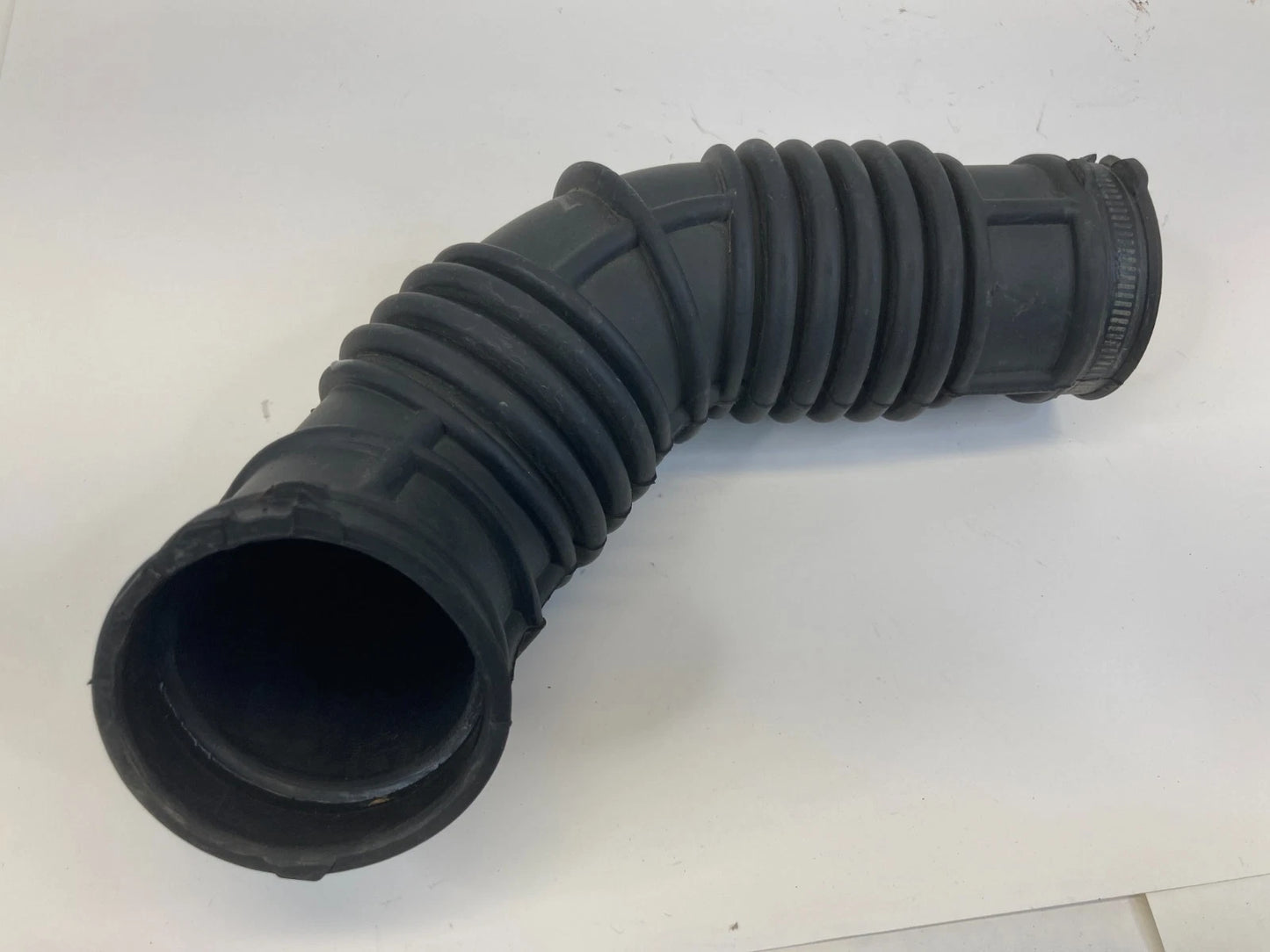 2011 2012 2013 2014 CHEVROLET CRUZE 1.8L AIR INTAKE HOSE DUCT TUBE 696-093 OEM
