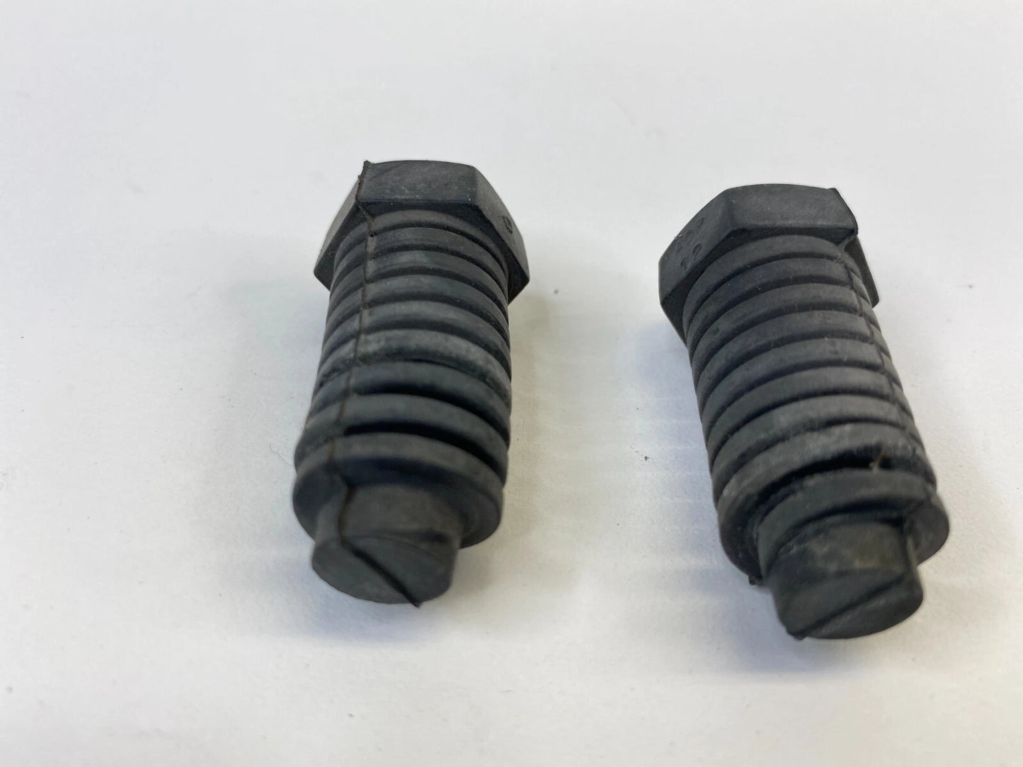 2004-2006 CADILLAC SRX FRONT HOOD BUMPER RUBBER ADJUST PAIR SET OEM
