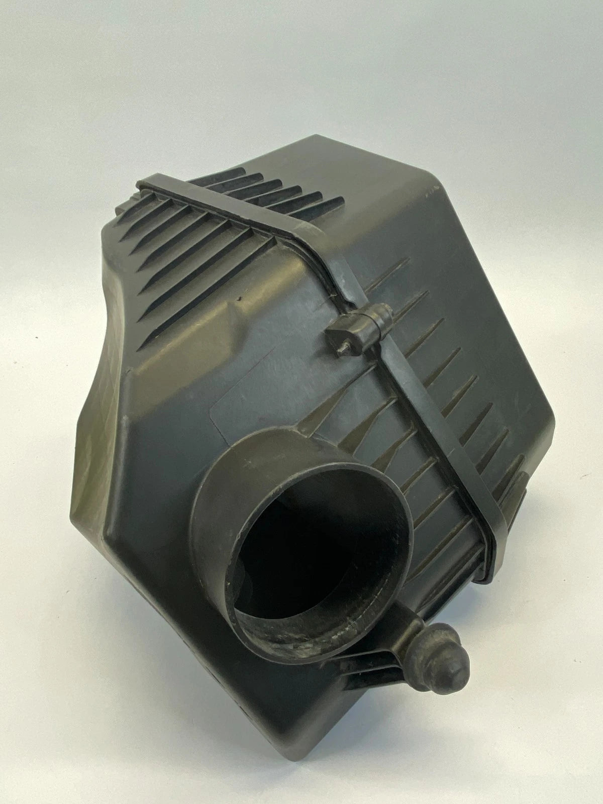 2012-2017 GMC TERRAIN 2.4L ENGINE AIR FILTER CLEANER BOX HOUSING OEM 20861417