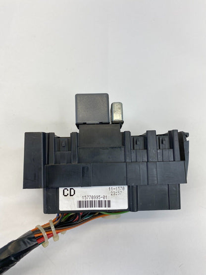 2000-2003 GMC Yukon 5.3L 16V A/T Junction Relay Fuse Box Block 15770995-01 OEM