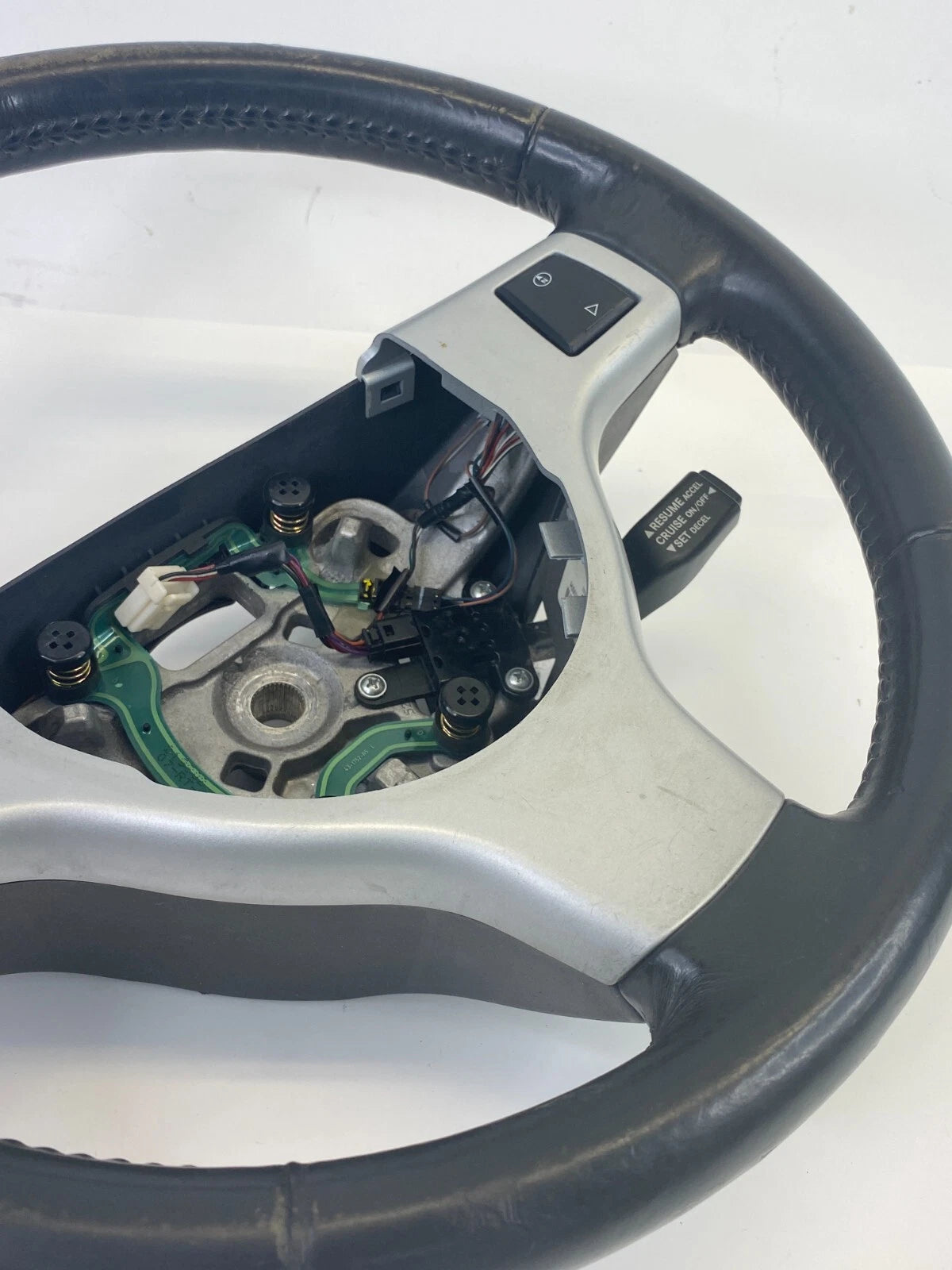 2009 2010 VOLKSWAGEN ROUTAN DRIVER SIDE STEERING WHEEL W/CRUISE CONTROL OEM