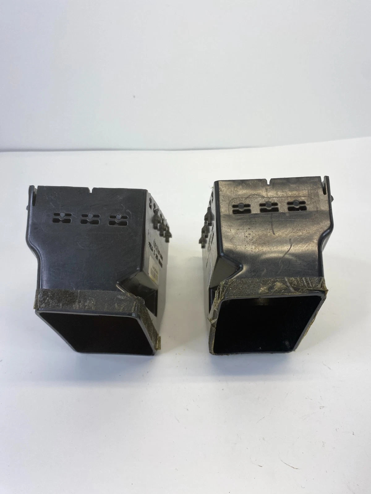 2008-2010 CHRYSLER 300 CENTER DASH LEFT & RIGHT A/C AIR VENT OUTLET DUCT GRILLE