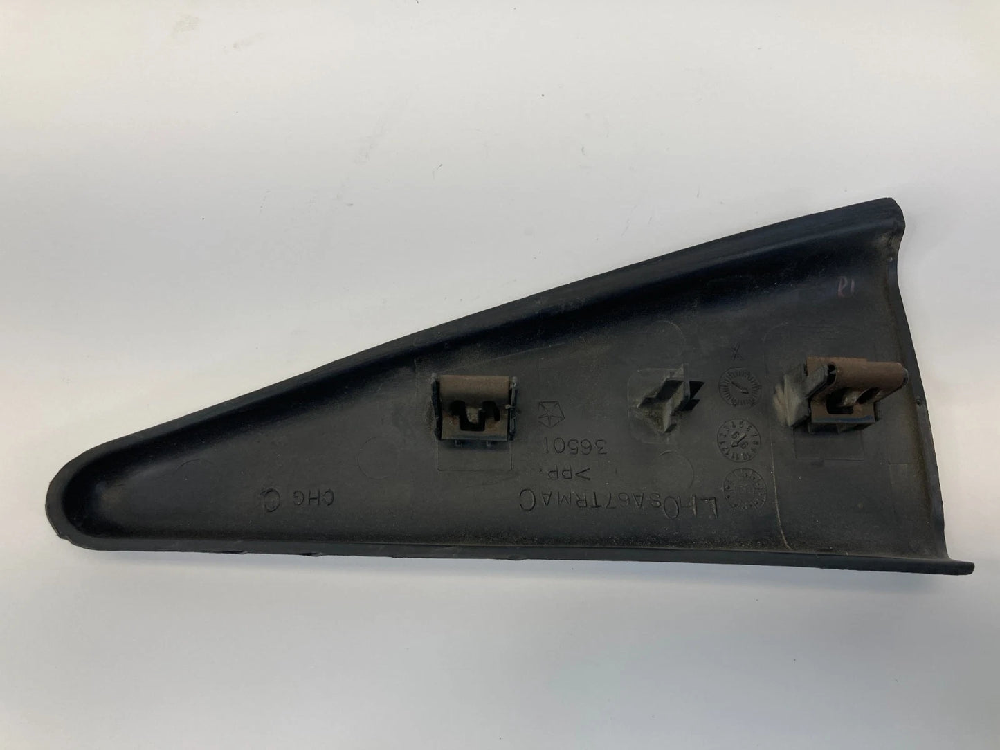 01-10 CHRYSLER PT CRUISER REAR LEFT INNER DOOR WINDOW CORNER COVER 0SA67TRMAC