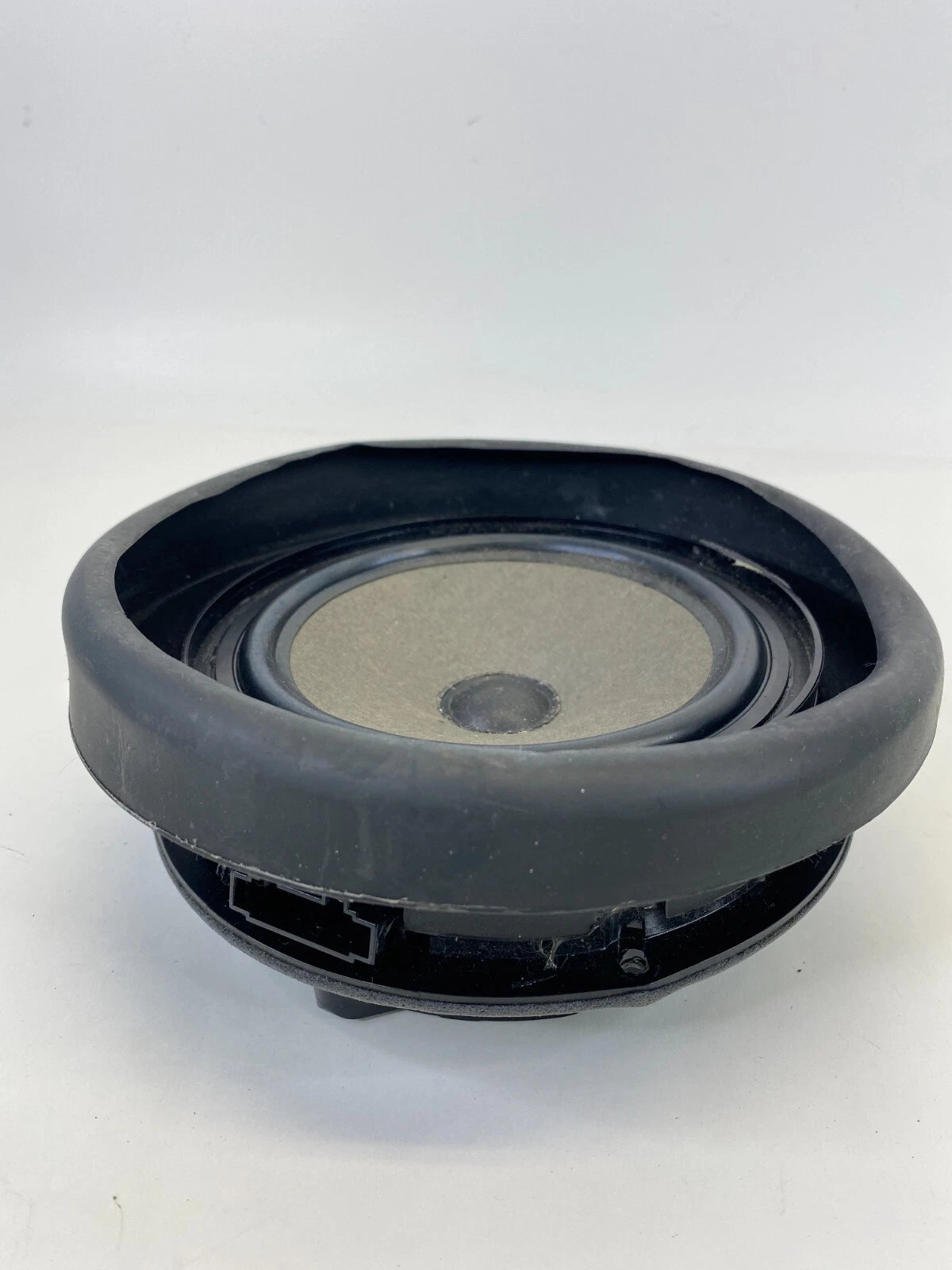 2003-2010 VW NEW BEETLE REAR LEFT OR RIGHT SIDE AUDIO SPEAKER 1C0-035-411-F OEM