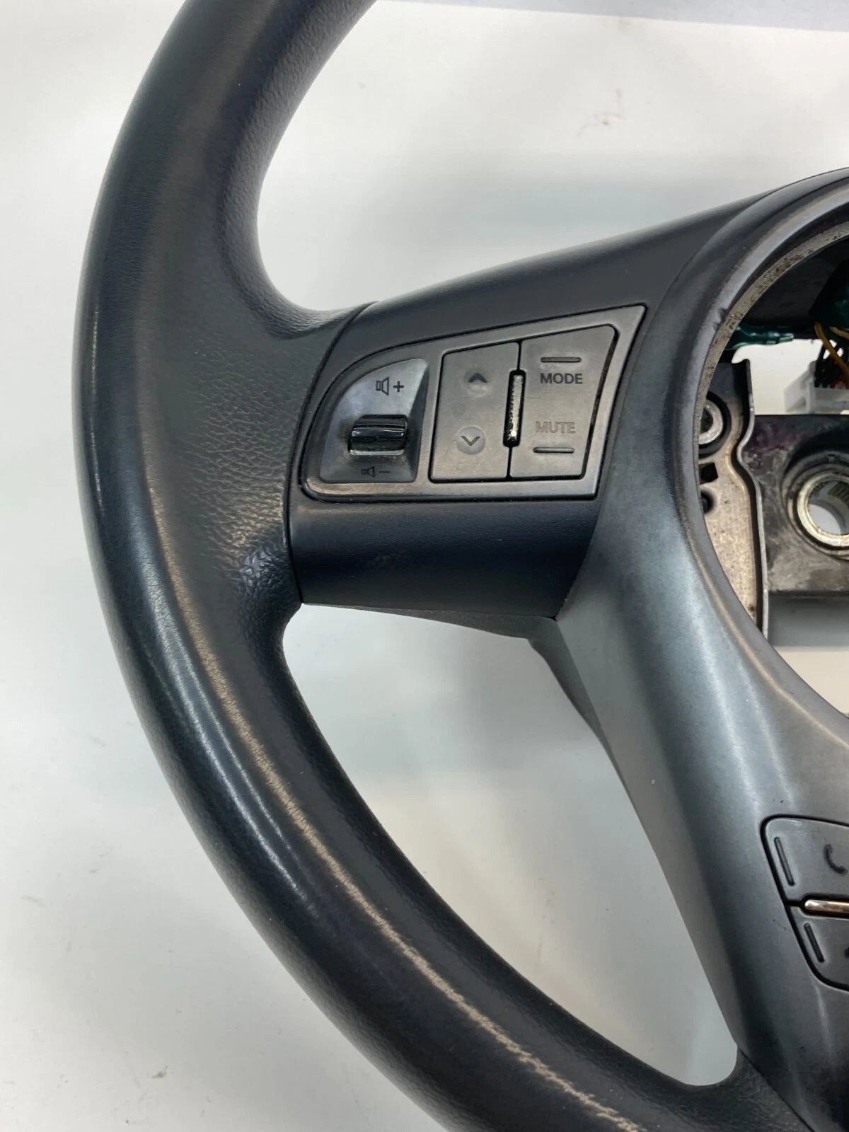2010-2013 KIA SOUL LEFT SIDE STEERING WHEEL W/ AUDIO & CRUISE CONTROL SWITCH