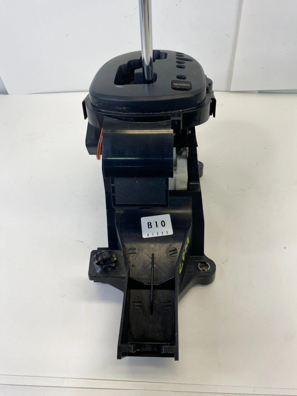 2007-2011 TOYOTA YARIS HATCHBACK FLOOR SHIFT SHIFTER GEAR SELECTOR ASSY OEM