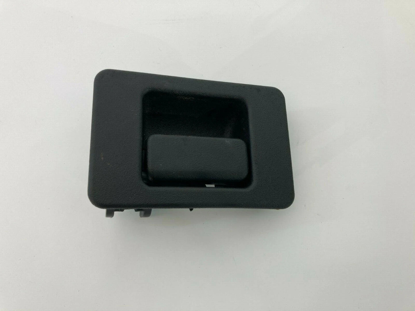 2008-2012 FORD ESCAPE GLOVE BOX COMPARTMENT LOCK LATCH HANDLE YL2A1006004AAW OEM