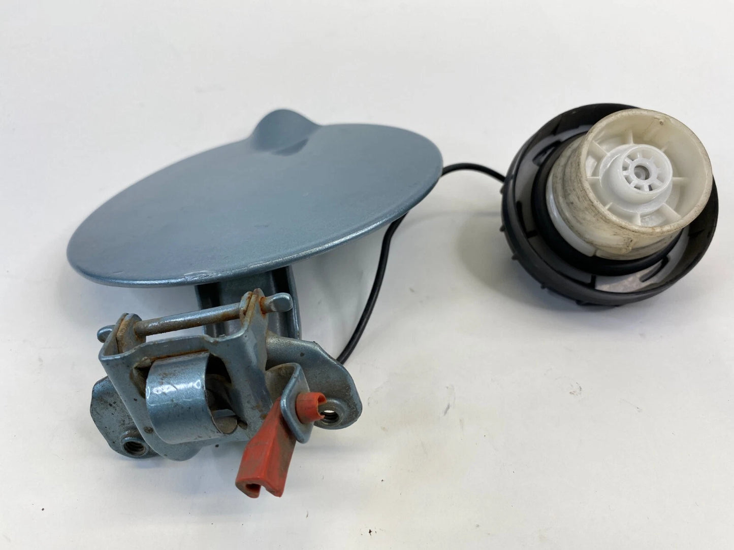 2008-2016 CHRYSLER TOWN & COUNTRY FUEL FILLER DOOR GAS TANK LID COVER 05116393AA