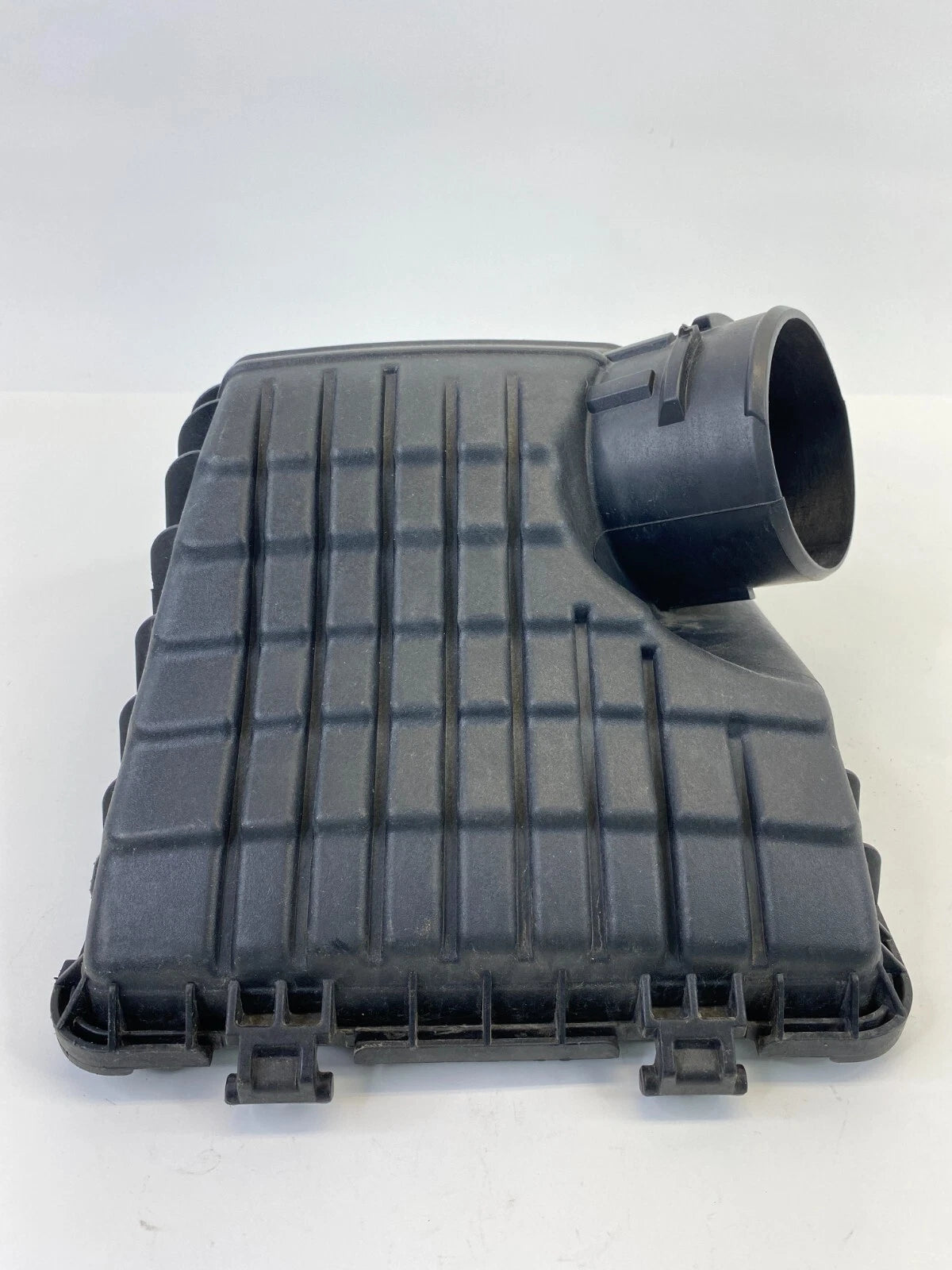 11-14 HYUNDAI SONATA 2.0L AT AIR INTAKE CLEANER BOX UPPER COVER TRIM 28111-3Q500